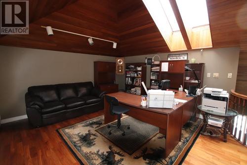 12 Collier Place, Tumbler Ridge, BC - Indoor Photo Showing Living Room