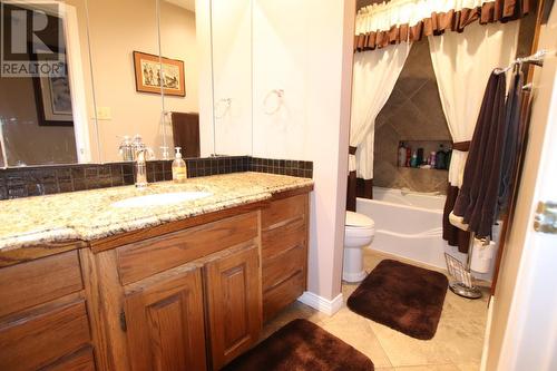 12 Collier Place, Tumbler Ridge, BC - Indoor Photo Showing Bathroom