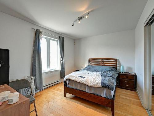 Chambre Ã Â coucher - 6-4590 Rue Hochelaga, Montréal (Mercier/Hochelaga-Maisonneuve), QC - Indoor Photo Showing Bedroom