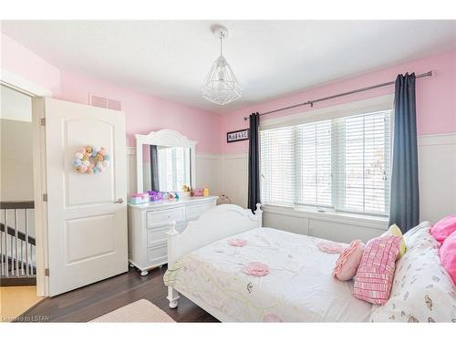 2361 Brayford Crescent, London, ON - Indoor Photo Showing Bedroom