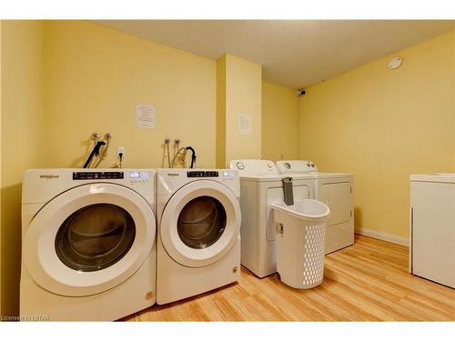 416-15 Jacksway Crescent, London, ON - Indoor Photo Showing Laundry Room