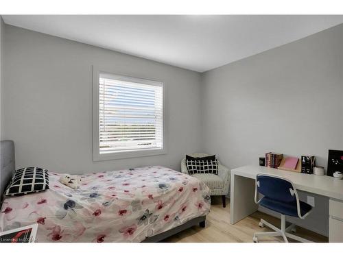 96-3025 Singleton Avenue, London, ON - Indoor Photo Showing Bedroom