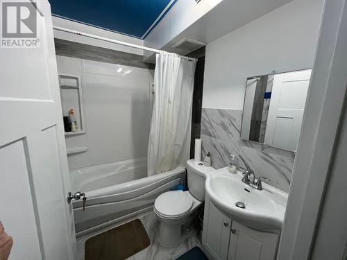 1113 121 Avenue, Dawson Creek, BC - Indoor Photo Showing Bathroom
