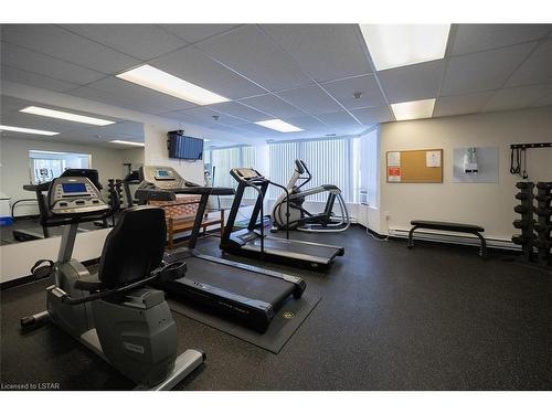 705-521 Riverside Drive, London, ON - Indoor Photo Showing Gym Room