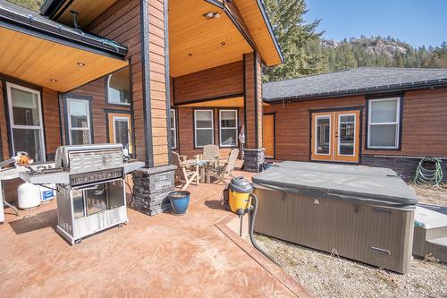 2977 Upper Levels Road, Castlegar, BC - Outdoor With Deck Patio Veranda With Exterior