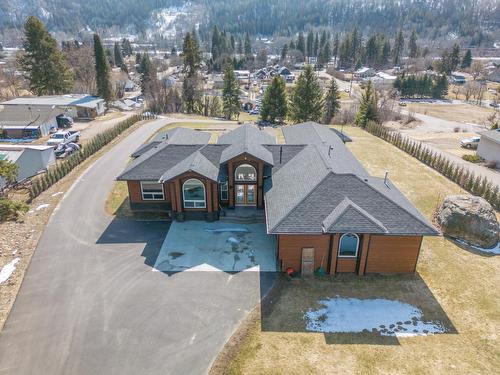 2977 Upper Levels Road, Castlegar, BC - Outdoor With View