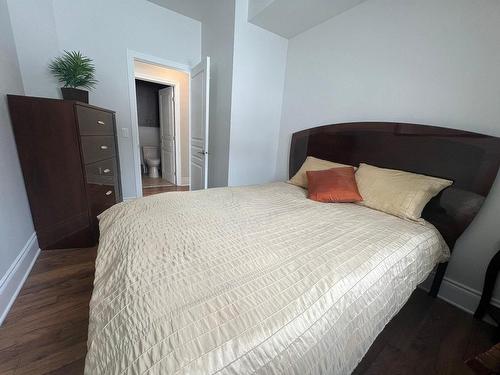 Chambre Ã Â coucher - 101-33 Mtée Victor-Nymark, Saint-Sauveur, QC - Indoor Photo Showing Bedroom