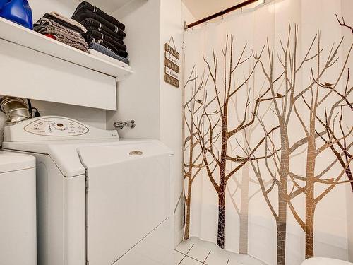 Salle de bains - 823 Ch. Des Éperviers, Piedmont, QC - Indoor Photo Showing Laundry Room