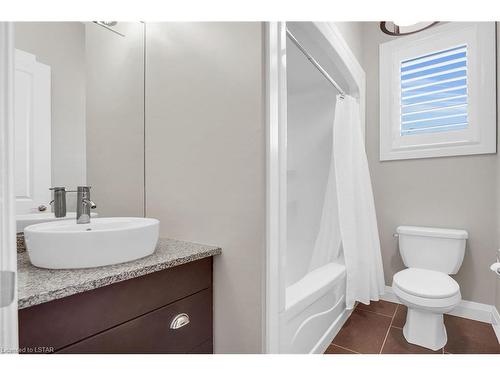 3469 Settlement Trail, London, ON - Indoor Photo Showing Bathroom