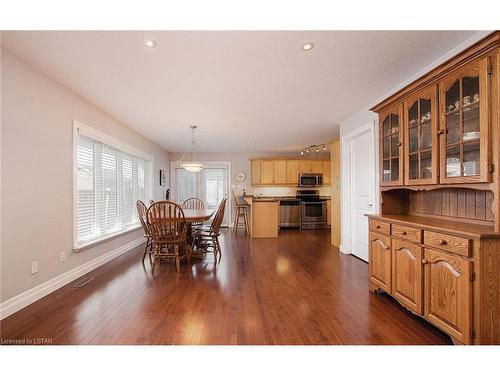 870 Bluegrass Drive, London, ON - Indoor Photo Showing Dining Room