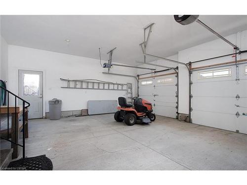 870 Bluegrass Drive, London, ON - Indoor Photo Showing Garage