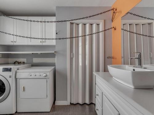 Bathroom - 366  - 368 Rue Racine, Québec (La Haute-Saint-Charles), QC - Indoor Photo Showing Laundry Room