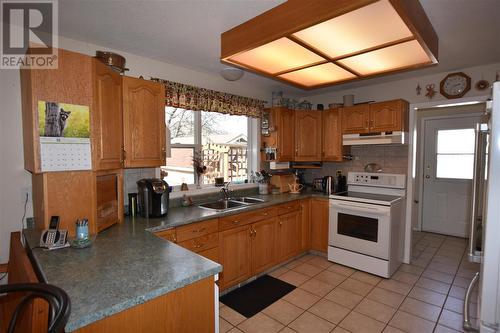 536-537 Loon Avenue, Vernon, BC - Indoor Photo Showing Kitchen With Double Sink