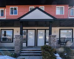 46 Eversyde Common SW  Calgary, AB T2Y 4Z7