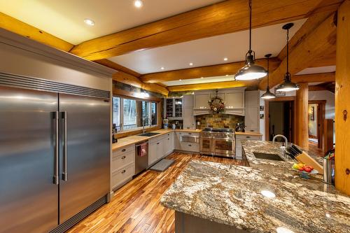 2065 Mcmurdo Road, Golden, BC - Indoor Photo Showing Kitchen