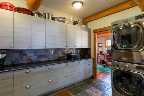 2065 Mcmurdo Road, Golden, BC - Indoor Photo Showing Laundry Room