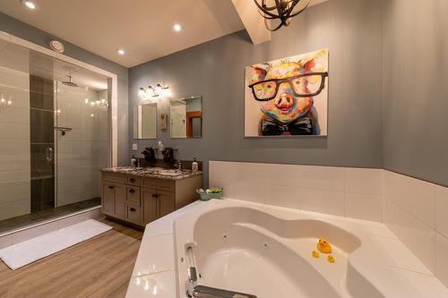 2065 Mcmurdo Road, Golden, BC - Indoor Photo Showing Bathroom