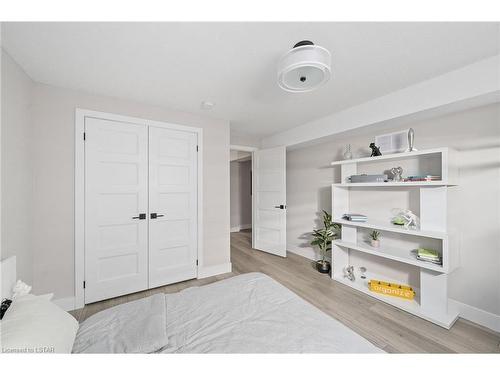 30-500 Sunnystone Road, London, ON - Indoor Photo Showing Bedroom