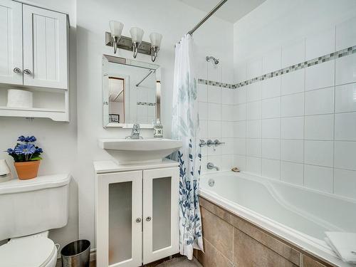 Salle de bains attenante Ã  la CCP - 830 Ch. Du Lac, Saint-Sauveur, QC - Indoor Photo Showing Bathroom