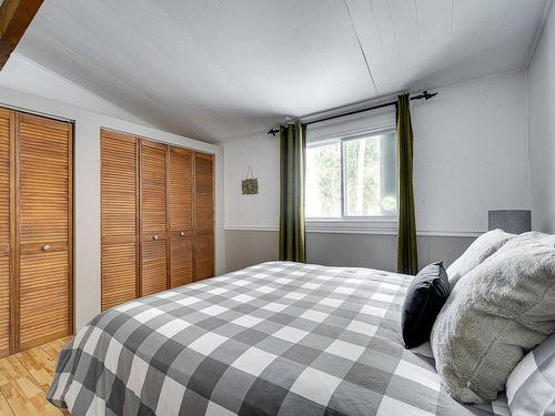 Chambre Ã Â coucher - 830 Ch. Du Lac, Saint-Sauveur, QC - Indoor Photo Showing Bedroom