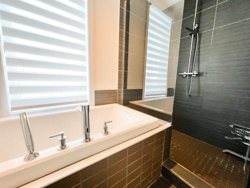 Salle de bains - 3454 Rue Des Francs-Bourgeois, Boisbriand, QC - Indoor Photo Showing Bathroom