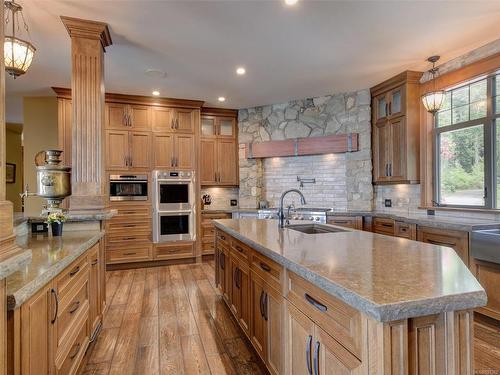 2908 Fishboat Bay Rd, Sooke, BC - Indoor Photo Showing Kitchen With Upgraded Kitchen