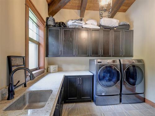 2908 Fishboat Bay Rd, Sooke, BC - Indoor Photo Showing Laundry Room