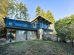 1136 MATHERS AVENUE  West Vancouver, BC V7T 2G3