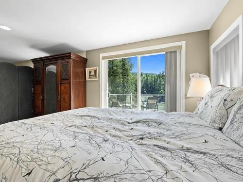 74 Lodge Drive, Clearwater, BC - Indoor Photo Showing Bedroom