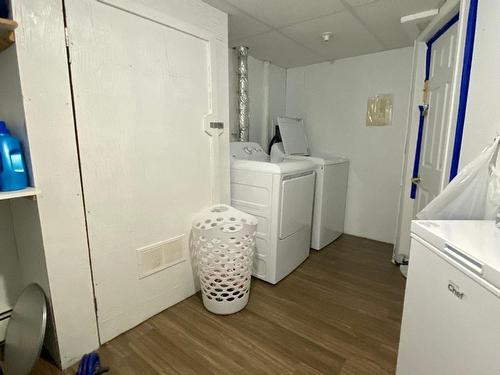 Salle de lavage - 289 Av. Cartier, Sept-Îles, QC - Indoor Photo Showing Laundry Room