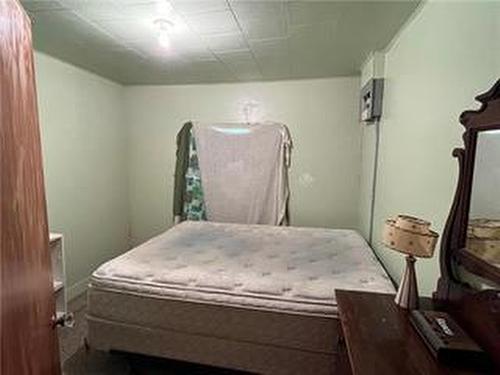 95 1St Street S, Hamiota, MB - Indoor Photo Showing Bedroom