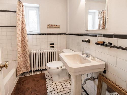 Bathroom - 3 Rue Perrault, Sainte-Anne-De-Bellevue, QC - Indoor Photo Showing Bathroom