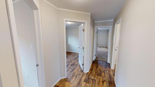 523 Pagurut Avenue, Cranbrook, BC - Indoor Photo Showing Bathroom
