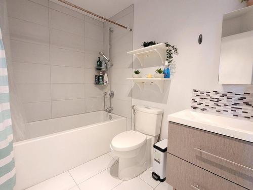 Salle de bains - 306-6900 Boul. Newman, Montréal (Lasalle), QC - Indoor Photo Showing Bathroom