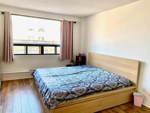 Master bedroom - 504-3470 Rue Durocher, Montréal (Le Plateau-Mont-Royal), QC - Indoor Photo Showing Bedroom