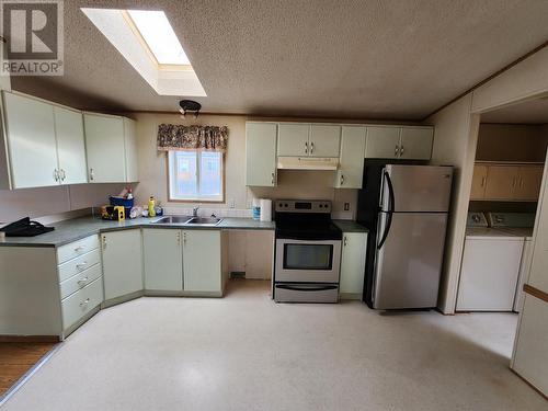 94 3666 11Th Street, Houston, BC - Indoor Photo Showing Kitchen With Double Sink