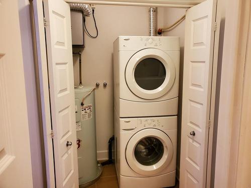 Salle de lavage - 202-7233 Rue Marconi, Montréal (Villeray/Saint-Michel/Parc-Extension), QC - Indoor Photo Showing Laundry Room