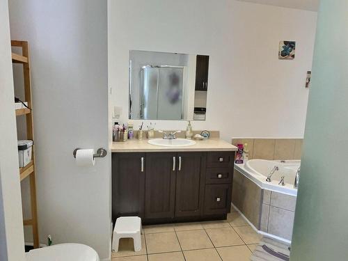 Bathroom - 6430  - 6432 Boul. Témiscamingue, Rouyn-Noranda, QC - Indoor Photo Showing Bathroom