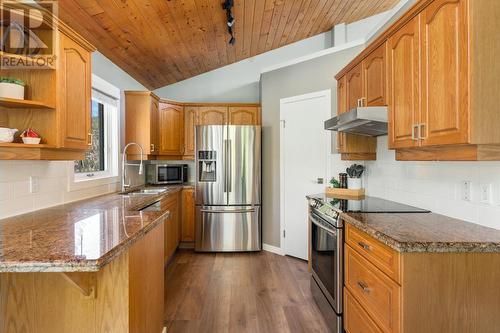 2136 Panorama  Drive, Panorama, BC - Indoor Photo Showing Kitchen