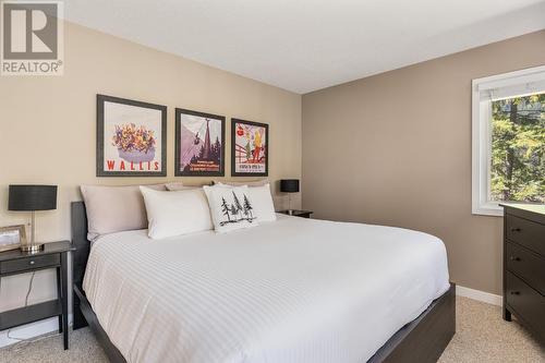 2136 Panorama  Drive, Panorama, BC - Indoor Photo Showing Bedroom