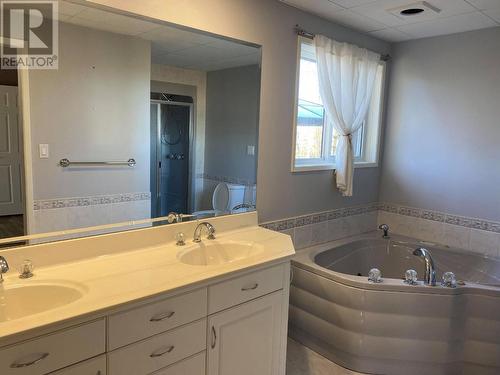 5608 214 Road, Dawson Creek, BC - Indoor Photo Showing Bathroom