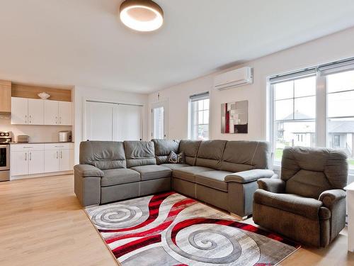 Living room - Z-1745 Rue Guy-Durocher, Sherbrooke (Fleurimont), QC - Indoor Photo Showing Living Room