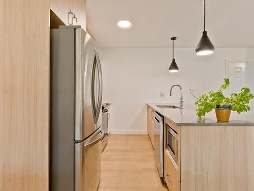 Kitchen - Z-1745 Rue Guy-Durocher, Sherbrooke (Fleurimont), QC - Indoor Photo Showing Kitchen With Upgraded Kitchen