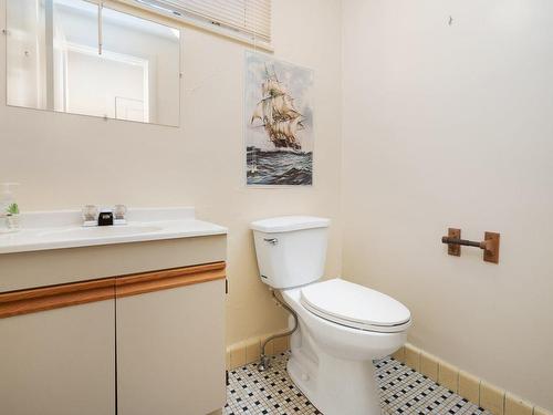 Salle d'eau - 4960 Av. Glencairn, Montréal (Côte-Des-Neiges/Notre-Dame-De-Grâce), QC - Indoor Photo Showing Bathroom