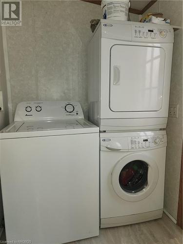 41 Maple Drive, Miller Lake, ON - Indoor Photo Showing Laundry Room