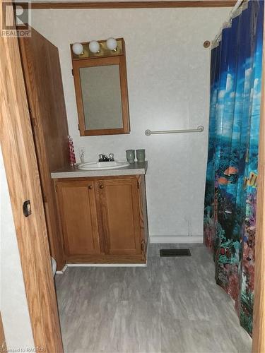 41 Maple Drive, Miller Lake, ON - Indoor Photo Showing Bathroom
