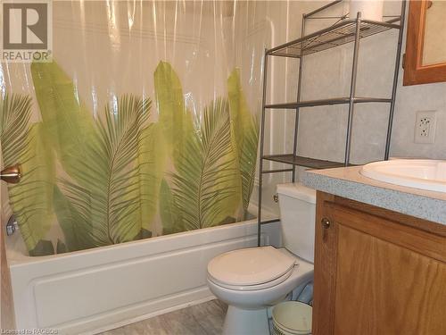 41 Maple Drive, Miller Lake, ON - Indoor Photo Showing Bathroom