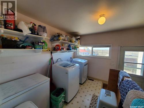 4574 Price Avenue, Gull Lake, SK - Indoor Photo Showing Laundry Room