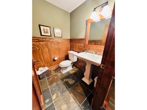 27 - 2598 Mountainview Crescent, Invermere, BC - Indoor Photo Showing Bathroom