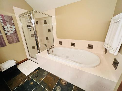 27 - 2598 Mountainview Crescent, Invermere, BC - Indoor Photo Showing Bathroom